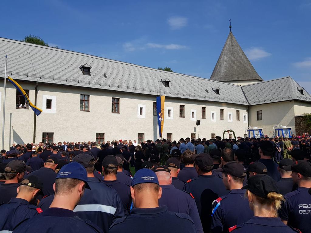 c7b98457-b65b-4837-85ea-6fb9c361bb72